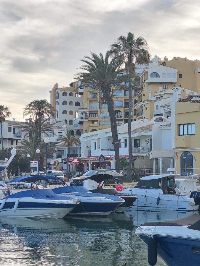 Charming 2 Bed Apartment Next To Cabopino Beach, Spain マルベーリャ エクステリア 写真