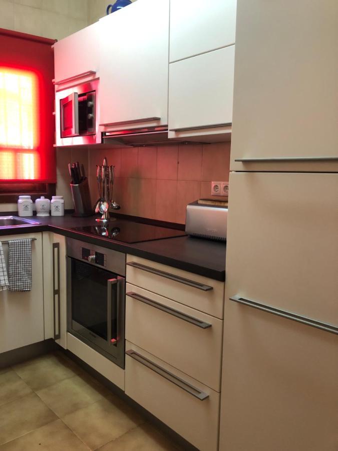 Charming 2 Bed Apartment Next To Cabopino Beach, Spain マルベーリャ エクステリア 写真